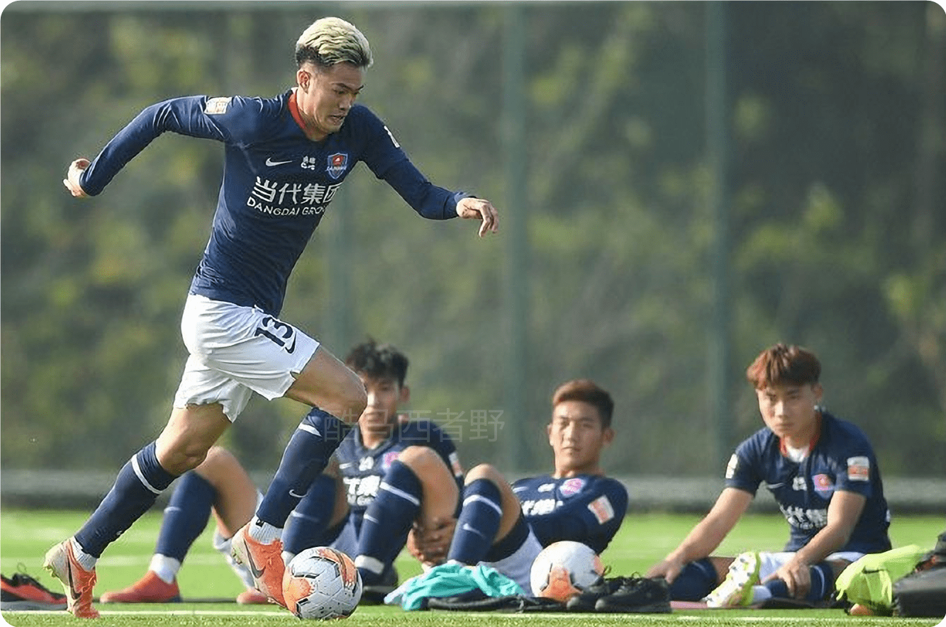 九游娱乐-都灵训练开放日;转会期单刀错失引观众欢呼;中超在即;医务组通报恢复的简单介绍